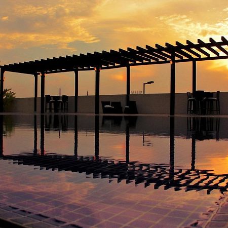 Hotel Trinitarias Suites Barquisimeto Bagian luar foto