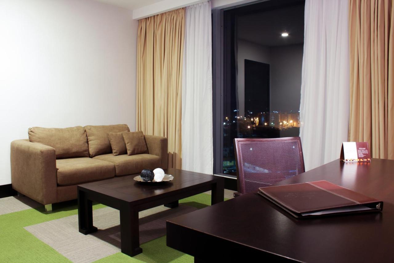 Hotel Trinitarias Suites Barquisimeto Bagian luar foto