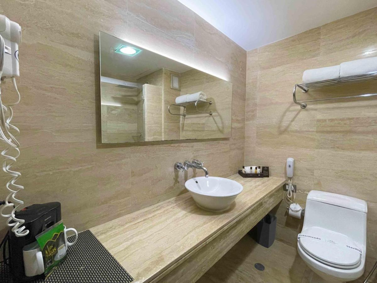 Hotel Trinitarias Suites Barquisimeto Bagian luar foto